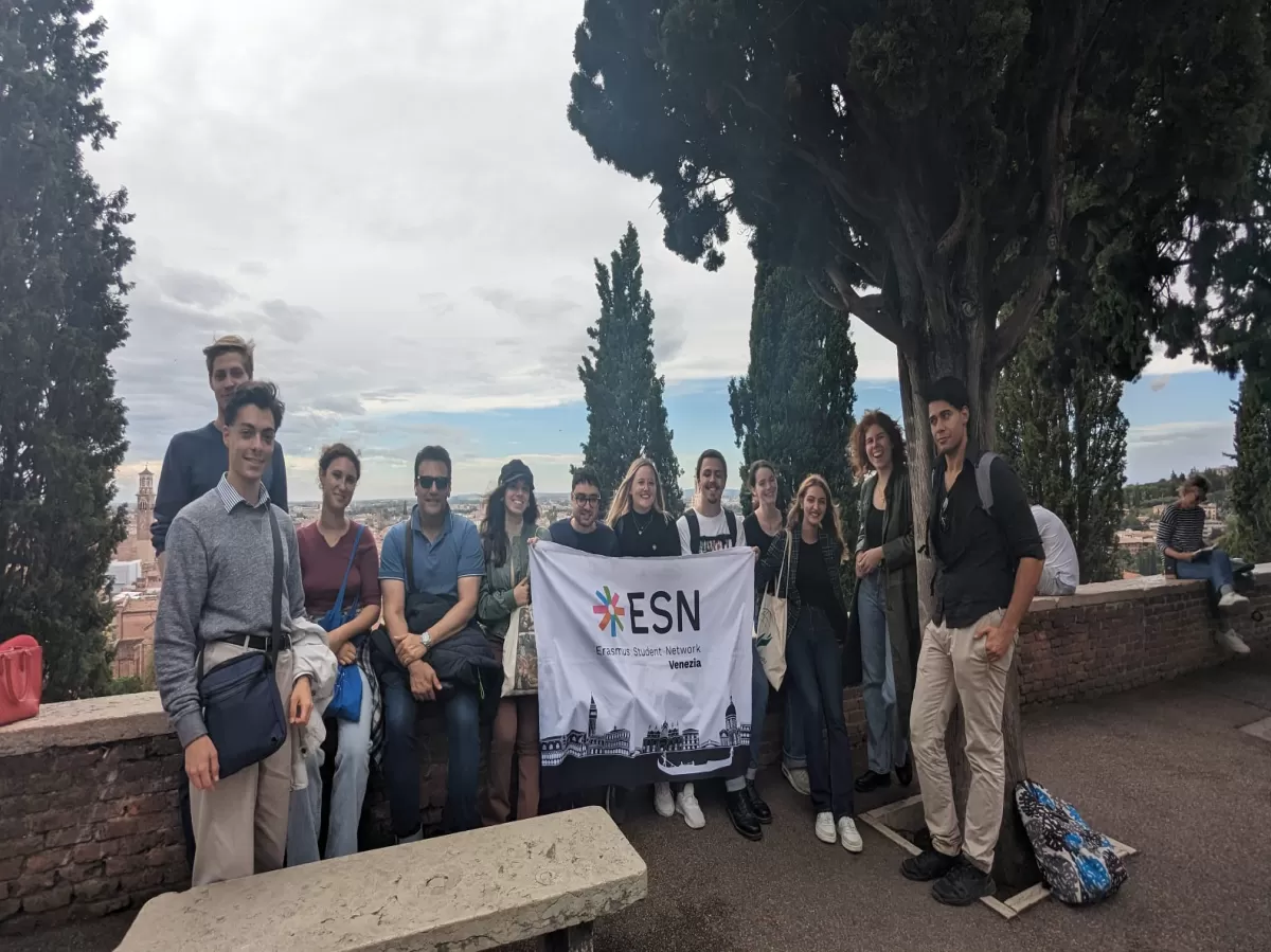 Erasmus students and ESN Voluunteers on Castel San Pietro's balcony