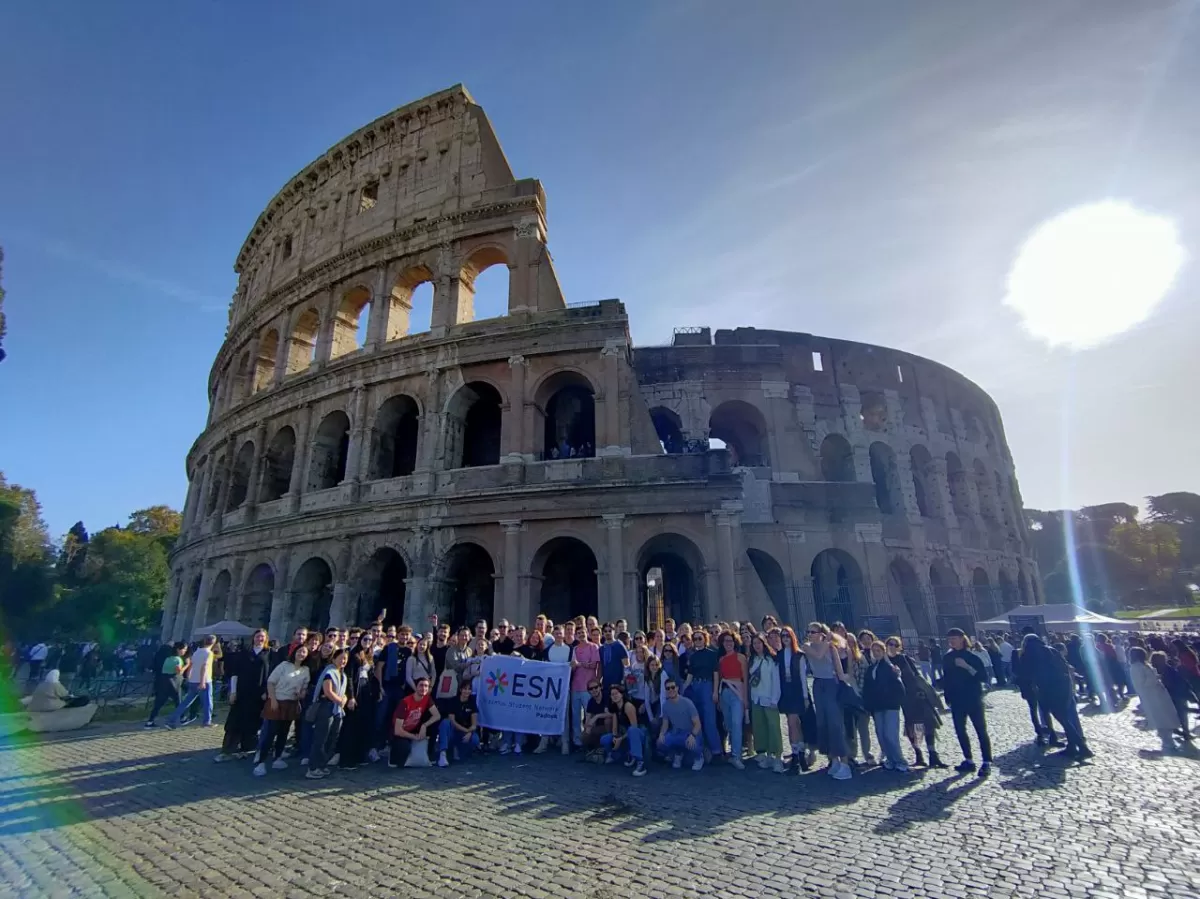 Group picture at the Colosseum