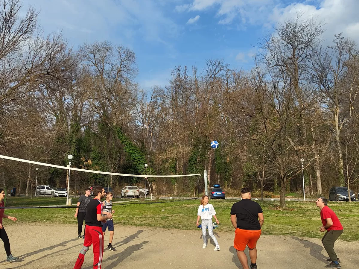 Erasmus students playing voleyball
