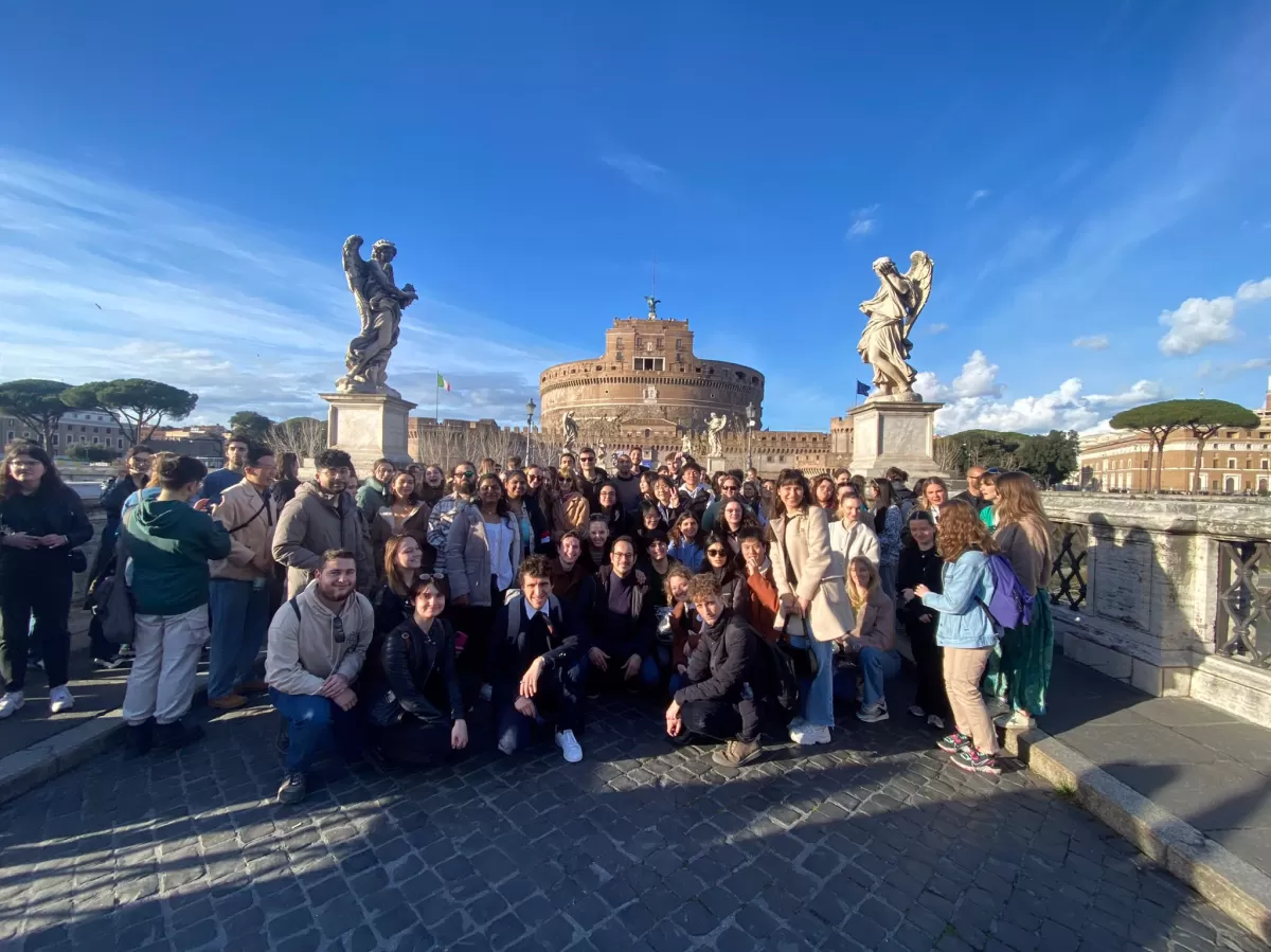 A group foto at second stop at Castel Sant'Angelo