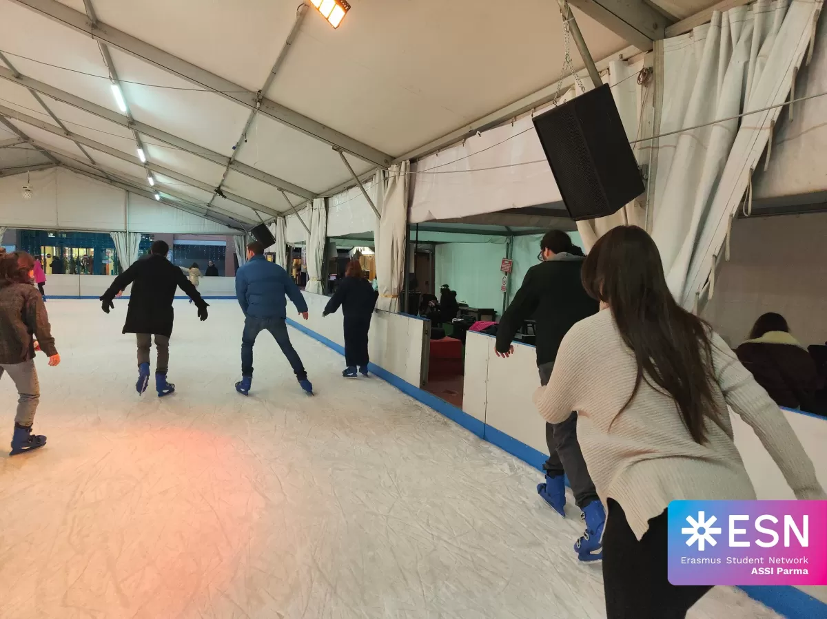 participants skating together