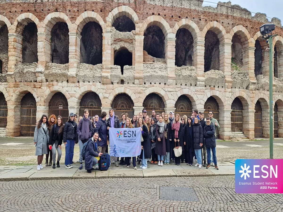 Group picture in front of Verona Arena