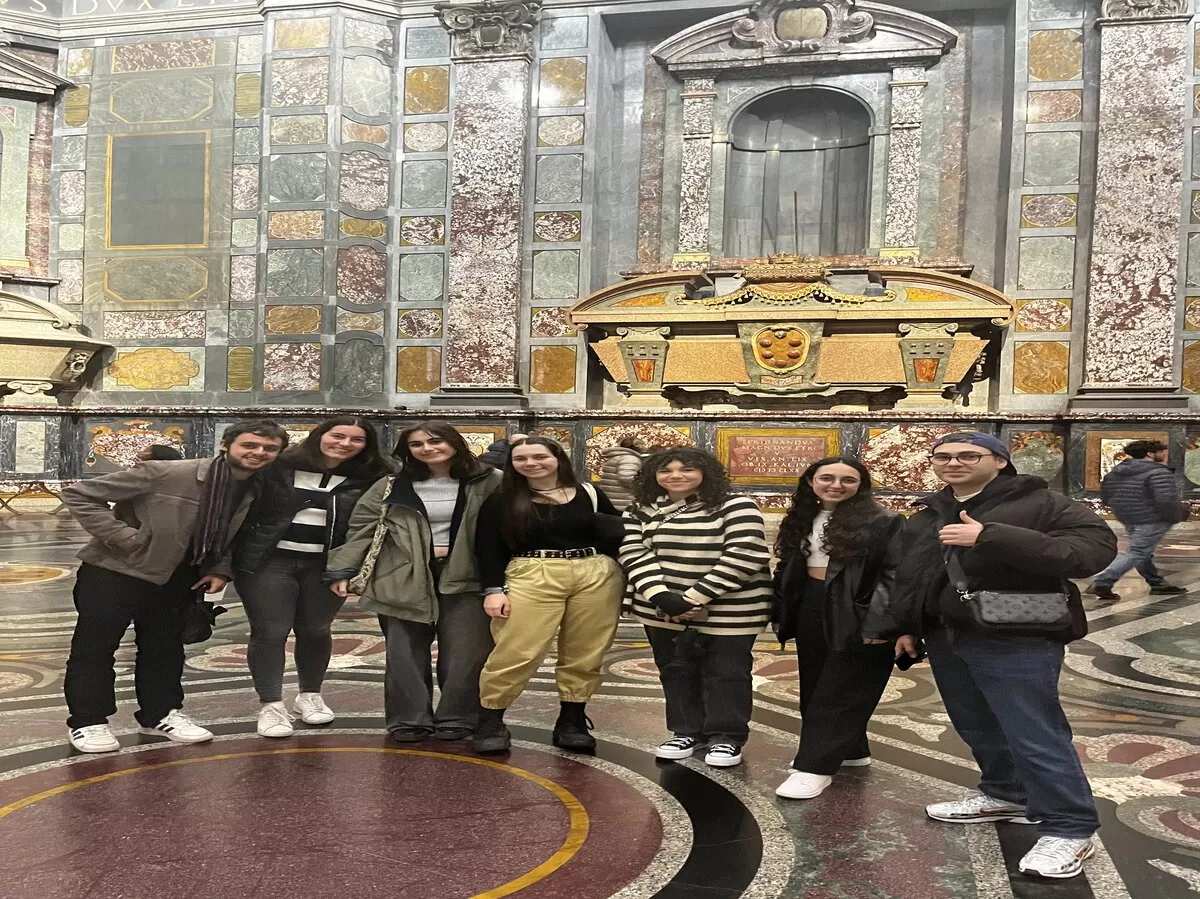 A group of students inside Cappelle Medicee