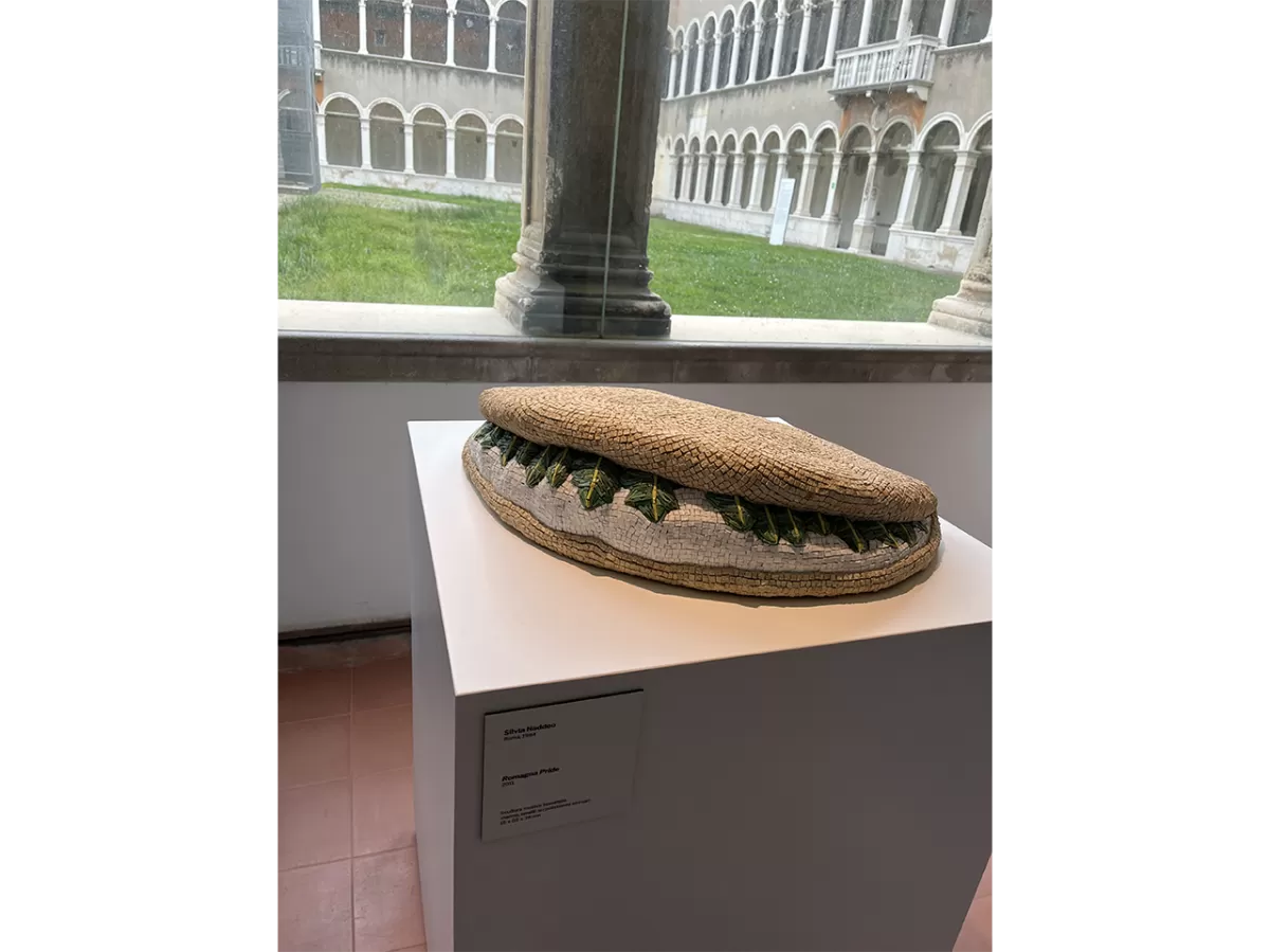 a contemporary masterpiece exposed at MAR: a typical Romagna piadina made of mosaics