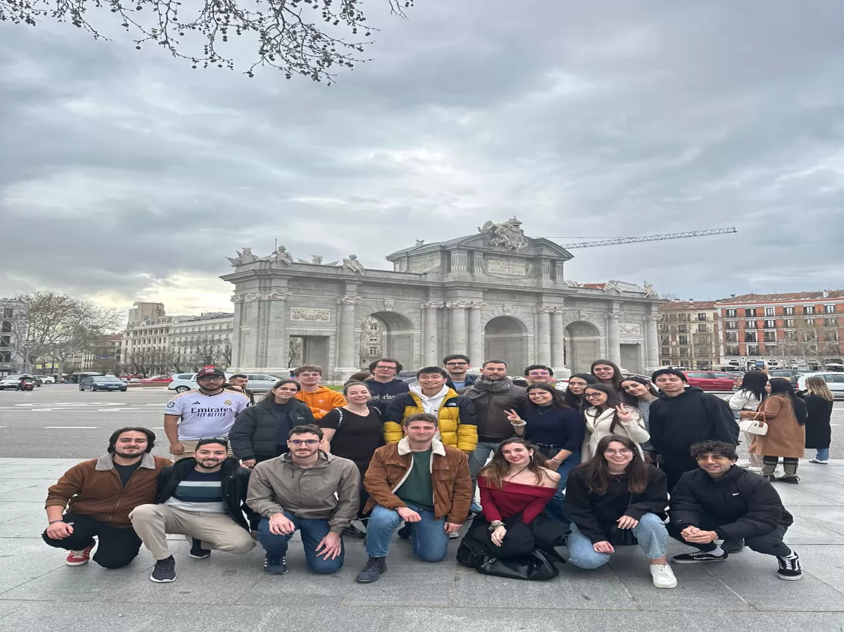 Group picture opposite Puerta de Alcalá
