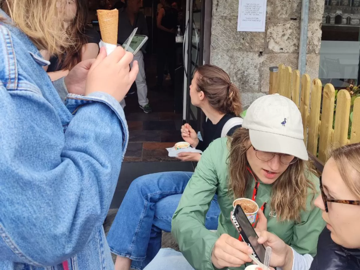 Tasting the famous gelato of De Coltelli