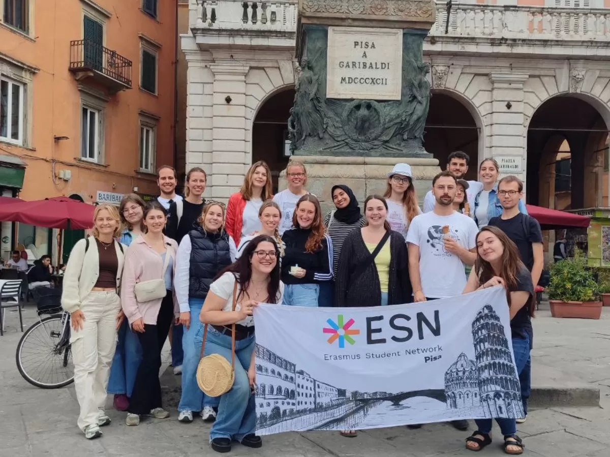 Right before the last stop of th Gelato tour, in Piazza Garibaldi.