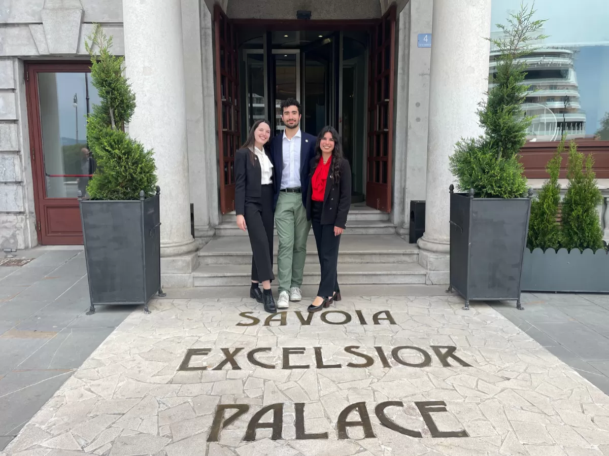 Volunteers from ESN Trieste in front of Hotel Savoia Excelsior