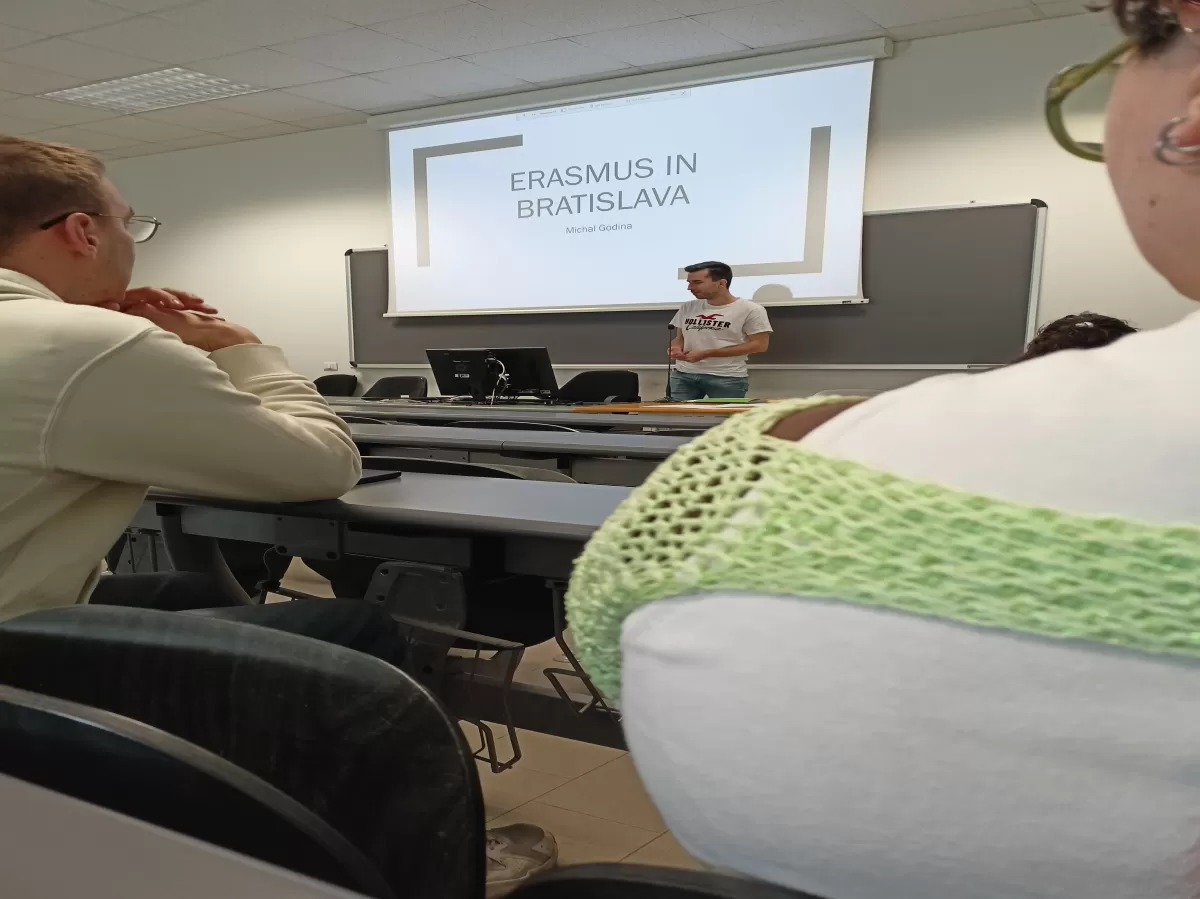 student from Slovakia holding a presentation