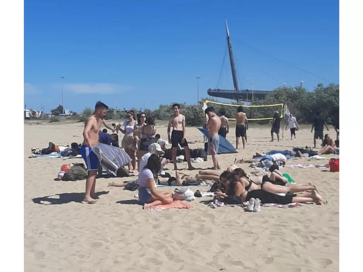 Our students chilling, sunbathing and playing beach volley