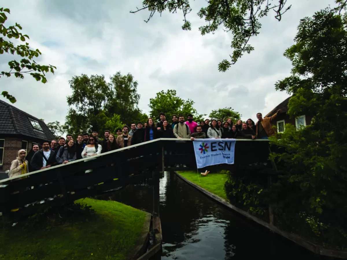 A Group Picture taken on one of the bridges of Giethoorn