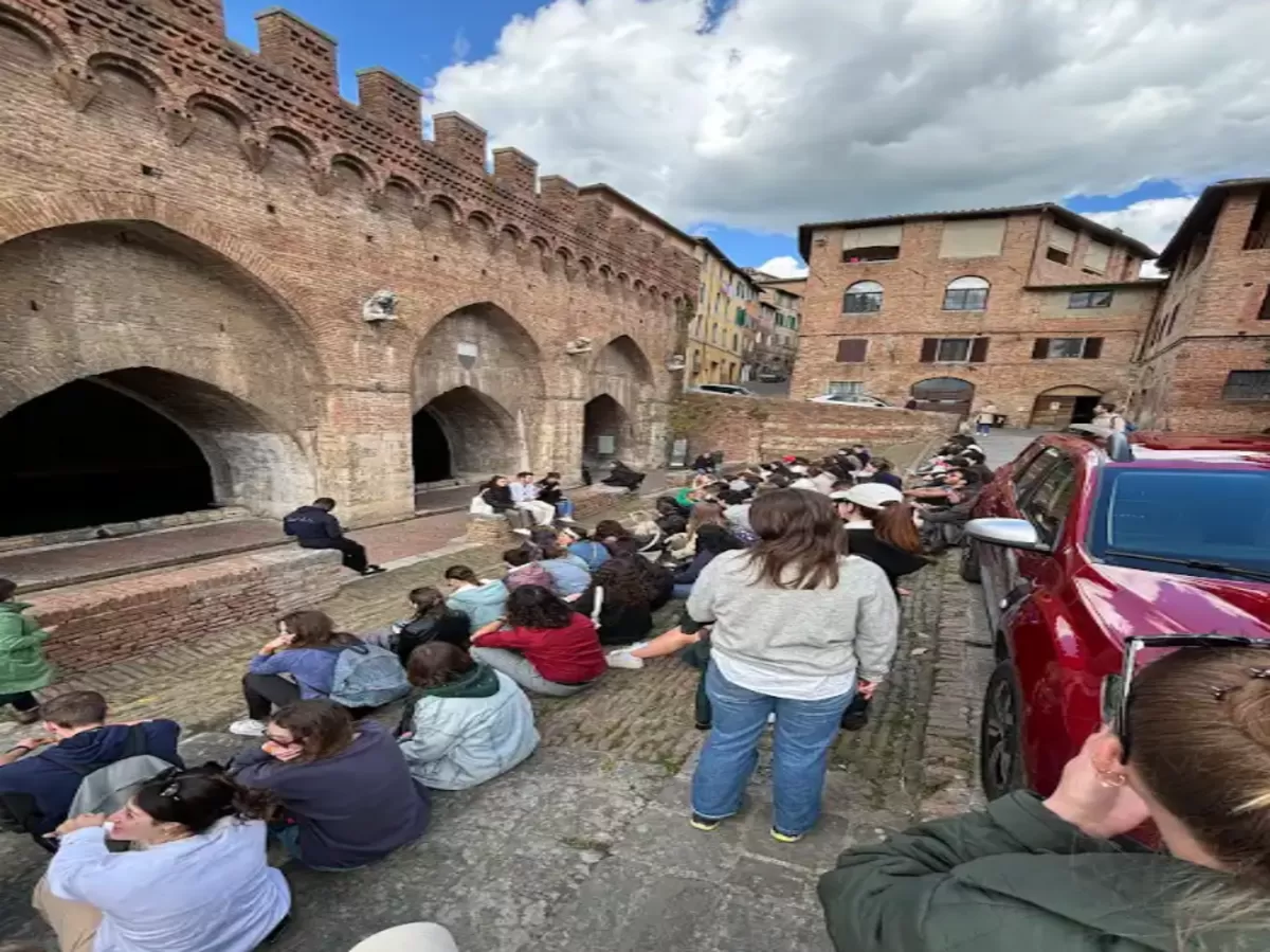 Siena city tour powered by our volunteers.