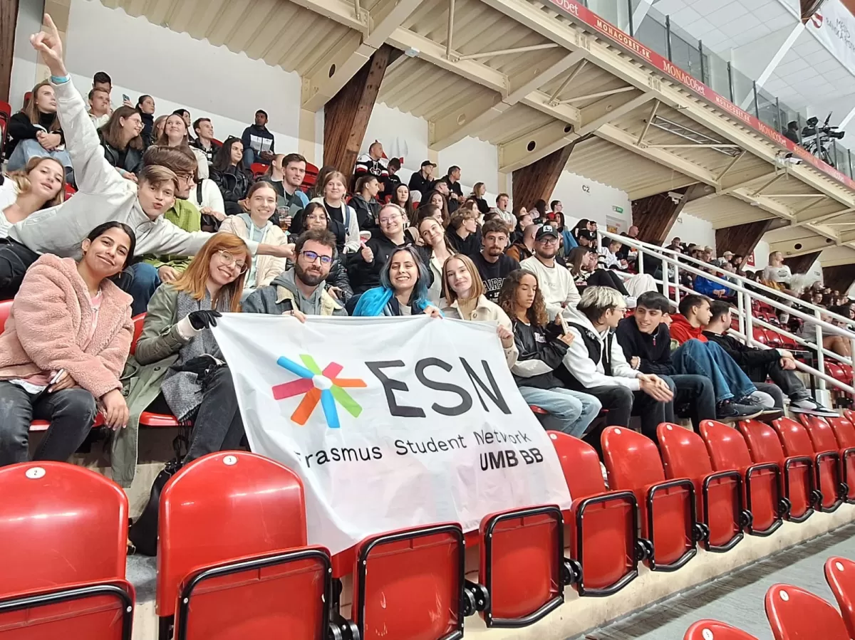 ESN UMB BB cheers for the UMB BB hockey team