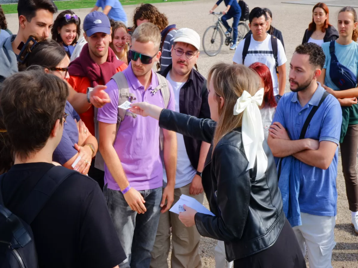 Splitting participants into teams