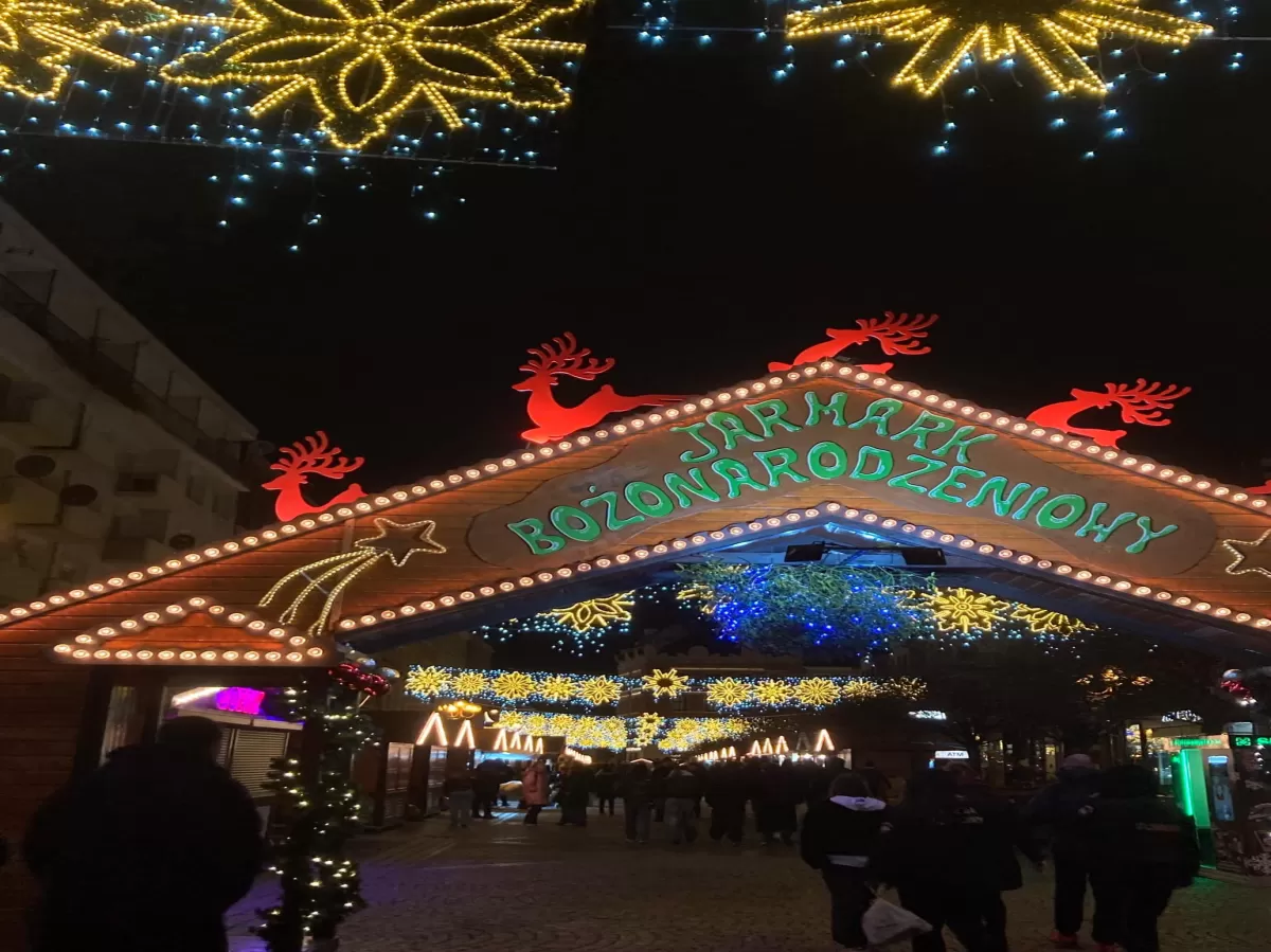 Winter market entrance