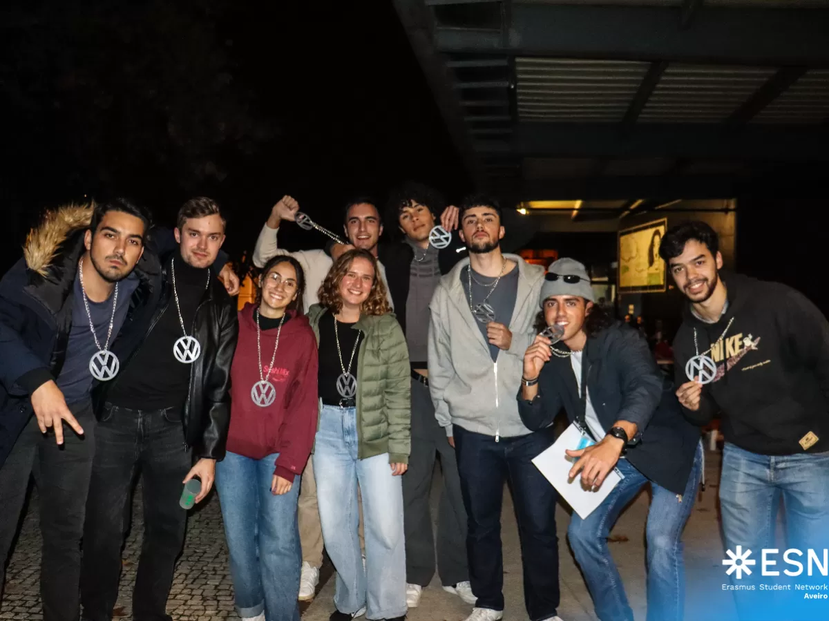 Photo group of international students in a costume at night.
