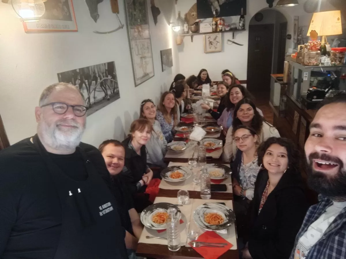 Group picture at lunch in Siena