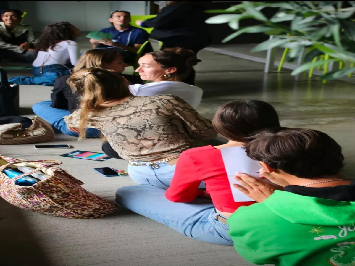 internatioanl students playing games to get to know each other