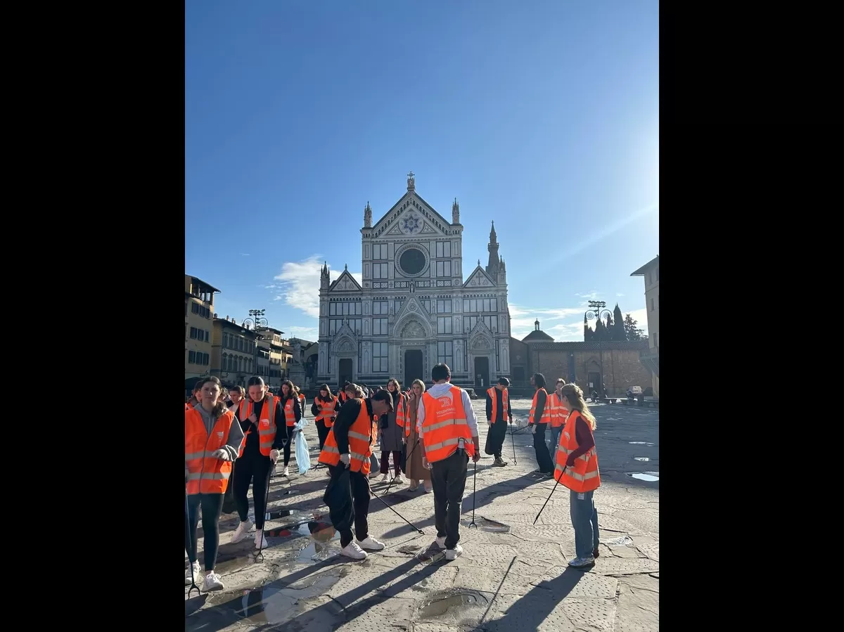 international students cleaning up the city center