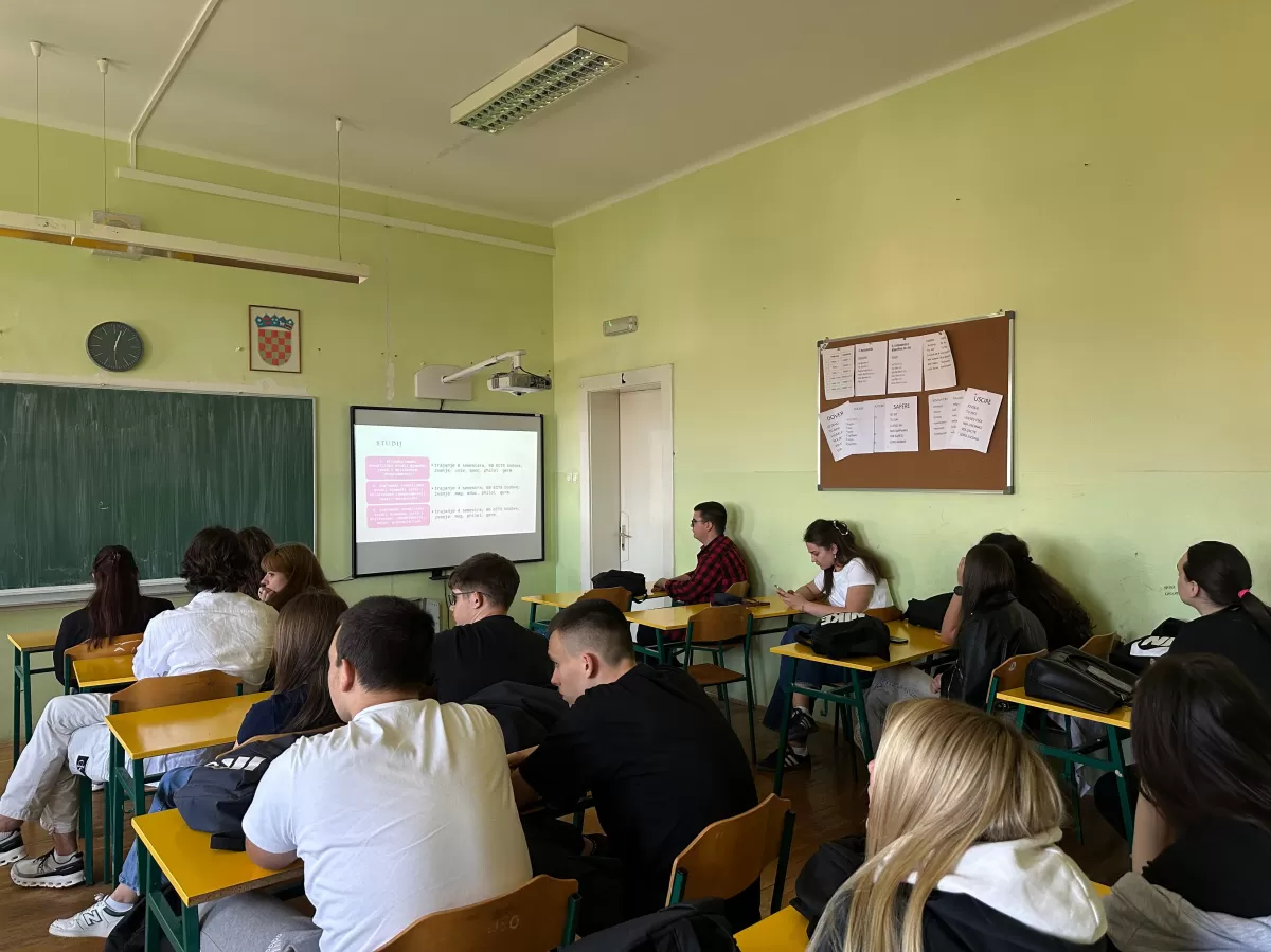 Visiting the school in Šibenik