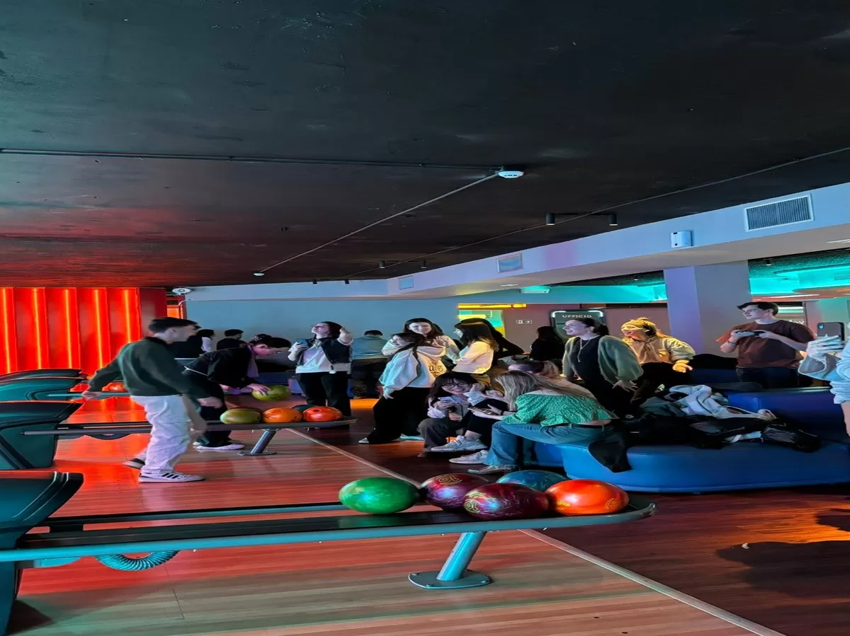 Erasmus playing bowling