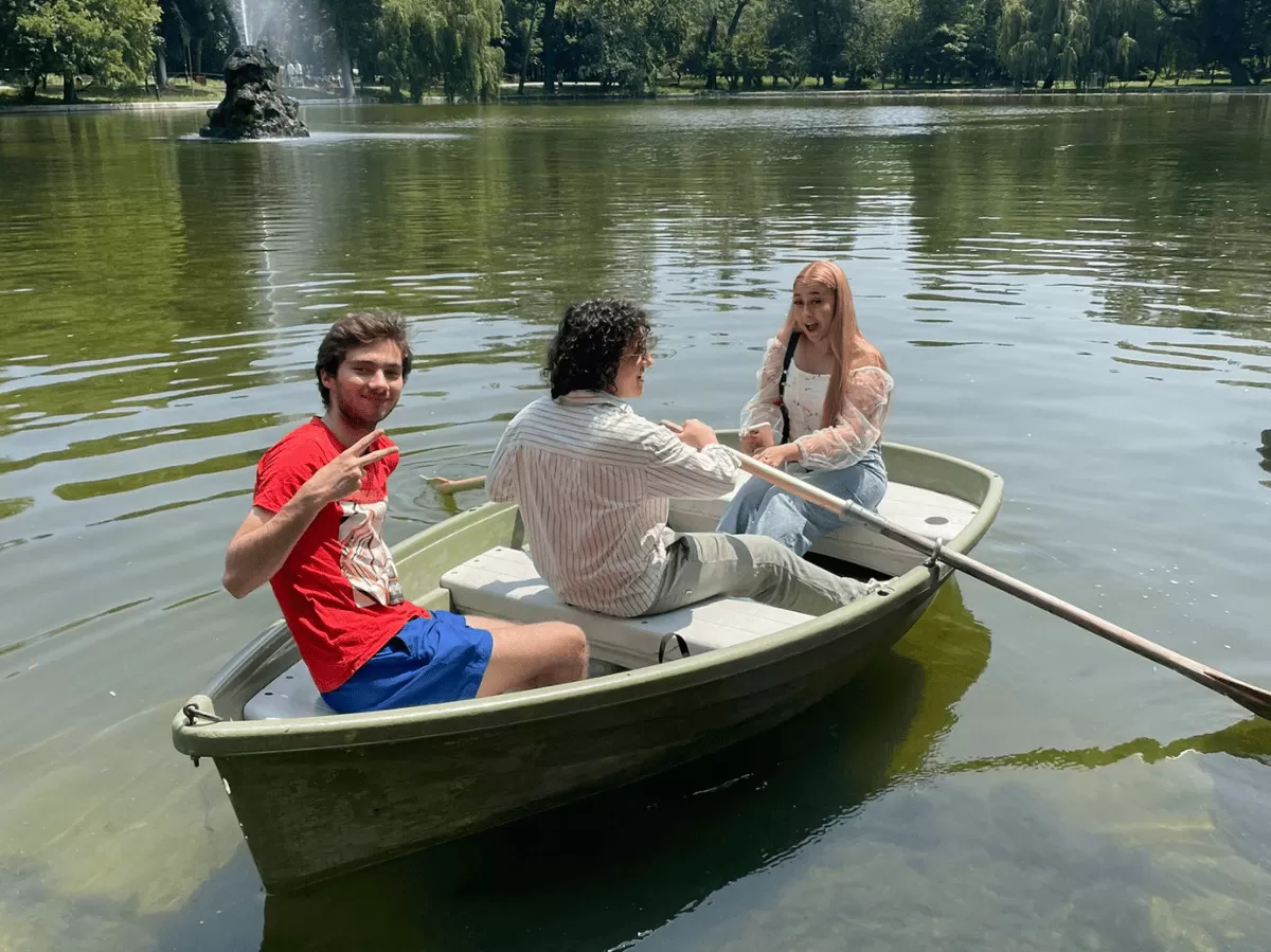 The erasmus students on the lake