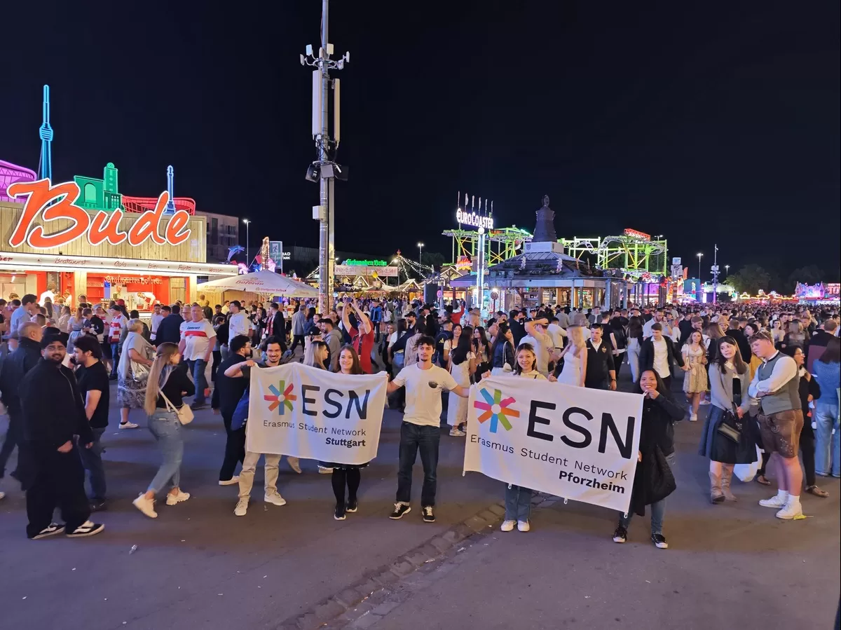 Some volunteers from ESN Pforzheim and ESN Stuttgart are posing for a picture
