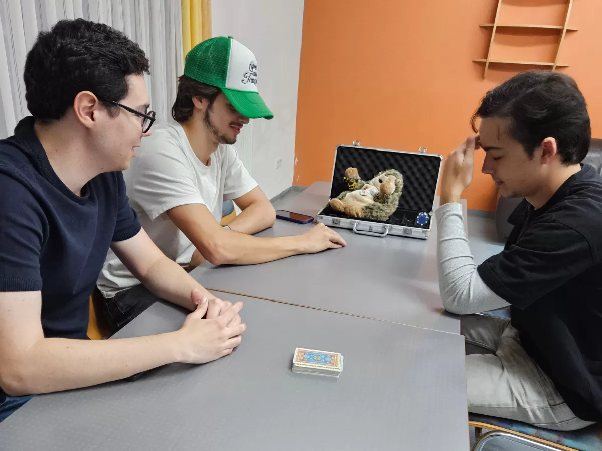 Explaining a new game