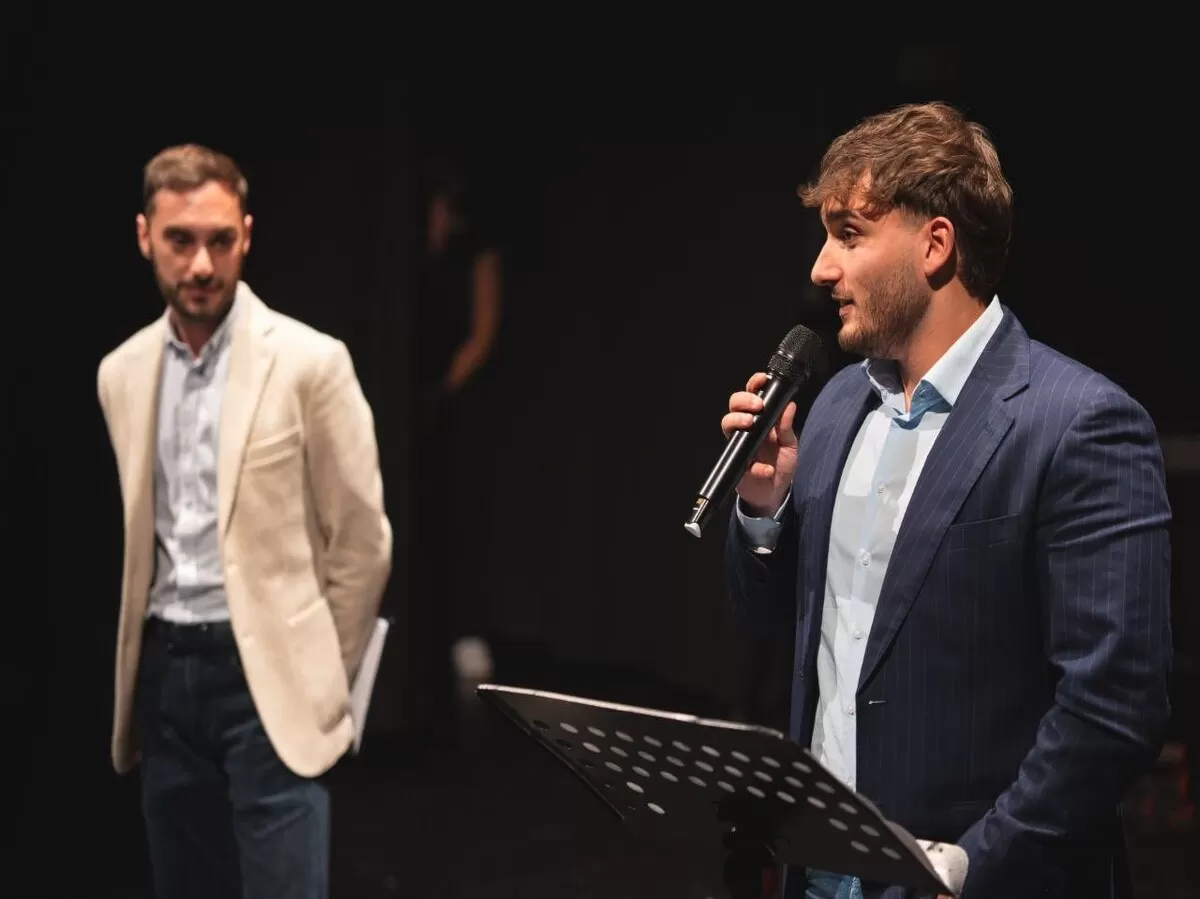 Musicasenzaetichetta - E' fatto giorno