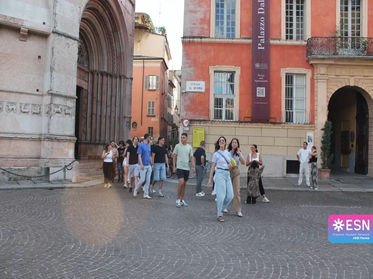 erasmus going around