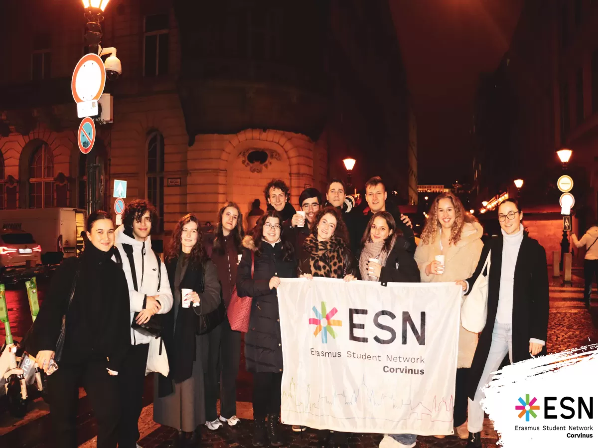 In the Christmas market with a group of people