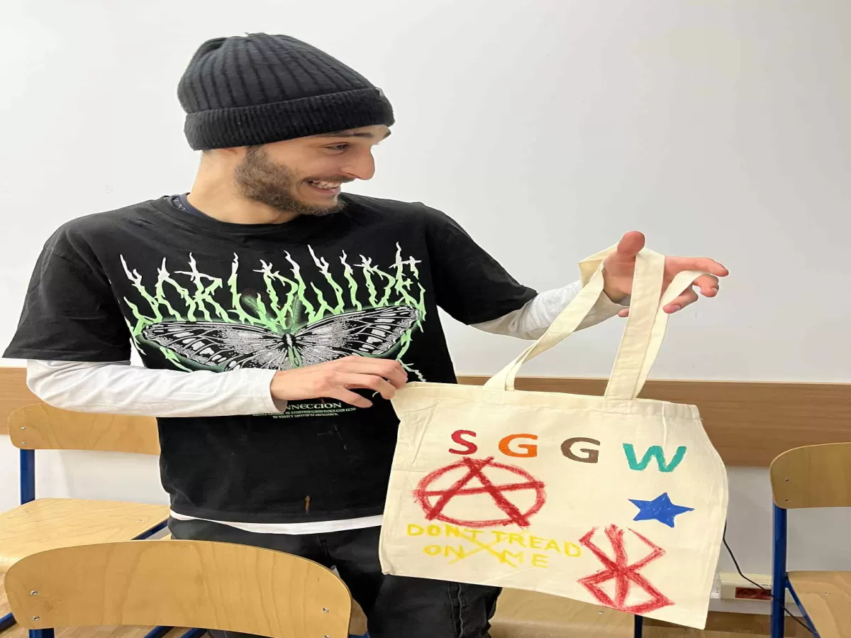 Students making totebags