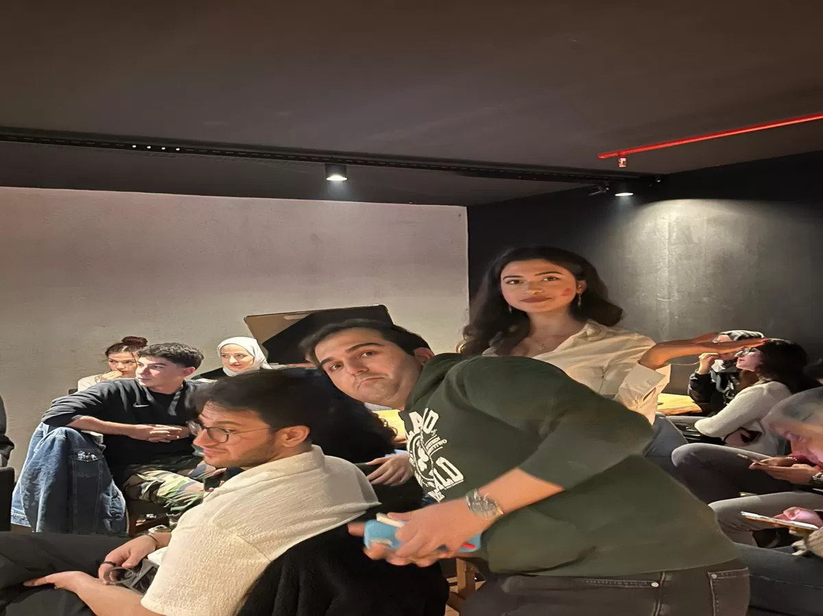 A cheerful moment where participants came together in a relaxed and supportive atmosphere.