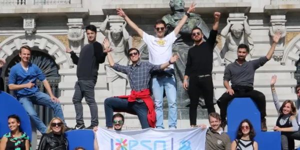 Students posing in Porto.