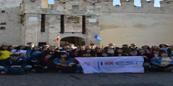 Group of Erasmus students with esn members  in Sirmione