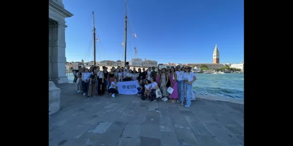 Group picture with the flag of ESN Venezia