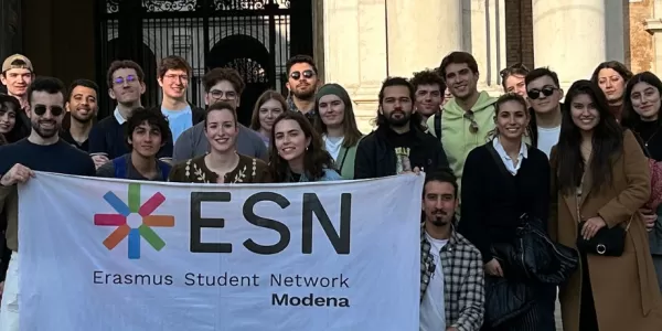 Group photo with ESN Modena flag