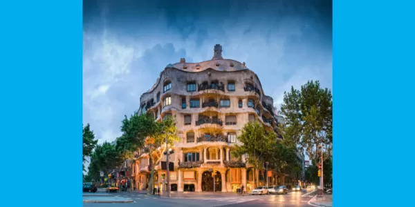 La Pedrera, a stop of the tour.