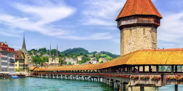 image of the famous brigde and tower of Luzern