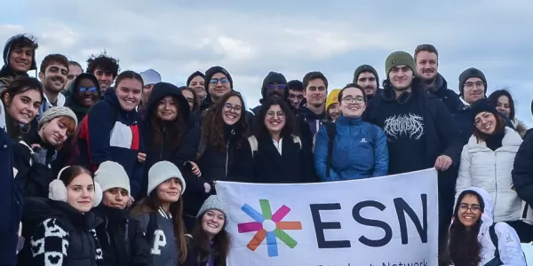 Photo group of international students that went to the trip.