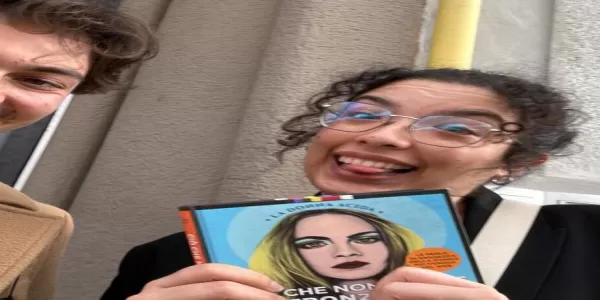 international student and local rappresentative during the event