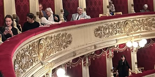 Erasmus and International students in the balconies of the theater