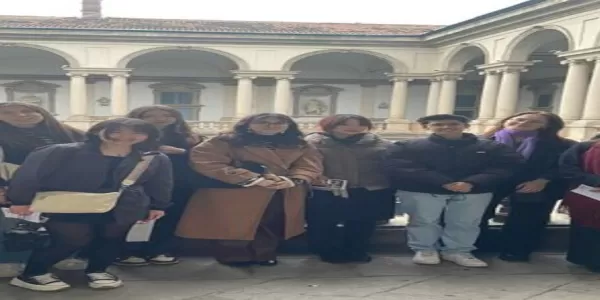 group photo in front of Pinacoteca of Brera