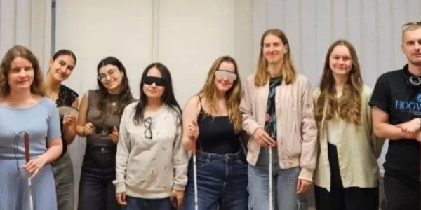 participants, organisers and workshop holders posing for a picture