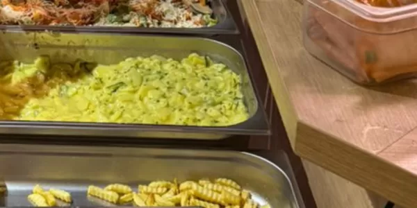 Bavarian food (Kattoffelsalat)