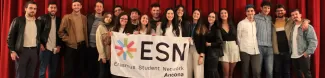 Photo at the end of the event with Laura (the actress), ESN volunteers and international students.